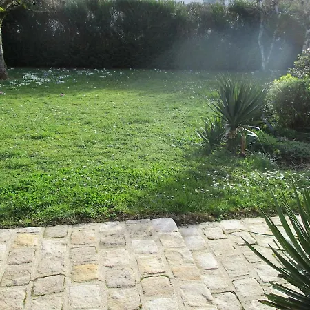 Character House 280 Garden 1500 Beautheil-Saints