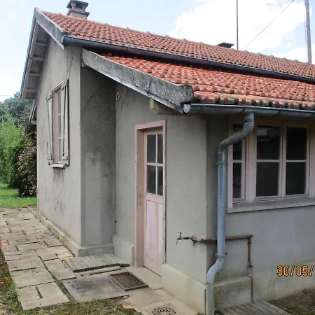 Character House 280 Garden 1500 Beautheil-Saints